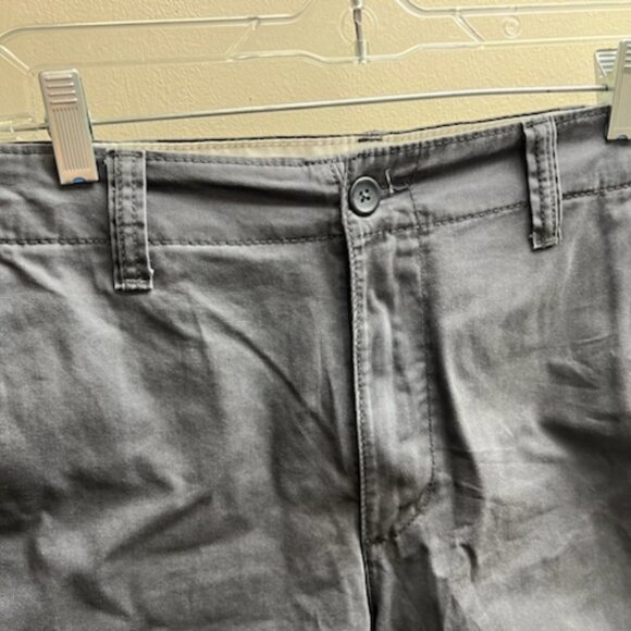 Men's "lived in" cargo shorts - Picture 4 of 9